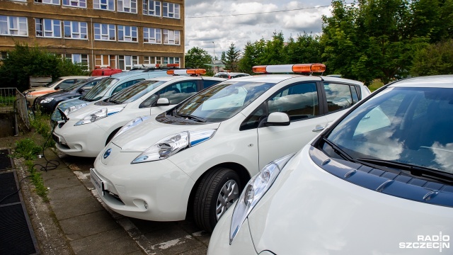 Cztery nowe samochody osobowe z silnikiem o napędzie elektrycznym zakupił Urząd Miasta Szczecin.