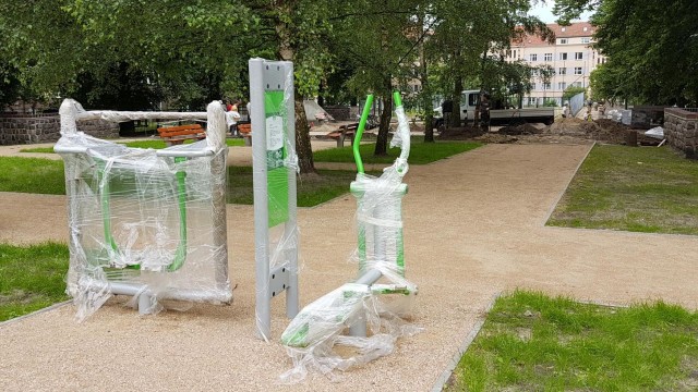 Dobiega końca przebudowa skweru u zbiegu ulic Reja, Heleny i Naruszewicza, na szczecińskim Niebuszewie.