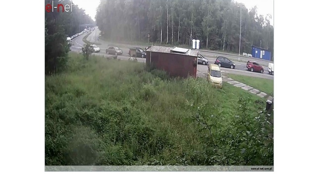 Tworzące się w obu kierunkach na głównej trasie, czyli krajowej trójce i drodze S3 korki można ominąć. Jadący nad morze i powracający z wypoczynku powinni skorzystać z trasy alternatywnej.