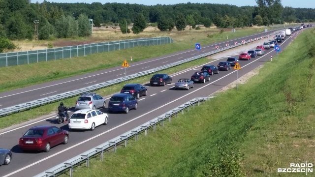 Spore korki utworzyły się w niedzielę późnym popołudniem na zachodniopomorskich trasach. Kłopoty mieli przede wszystkim wracający znad morza trasą S3.