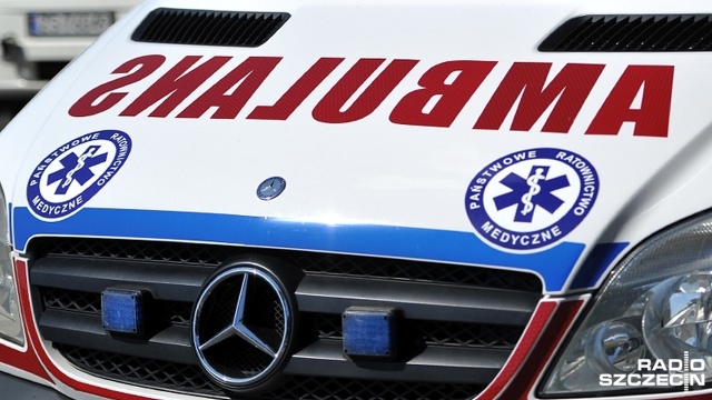 Mężczyzna w stanie ciężkim trafił do szpitala, po tym jak wraz z dwoma kolegami czyścił studnię kanalizacyjną. Do zdarzenia doszło w poniedziałek po południu w miejscowości Wardyń Dolny niedaleko Świdwina.