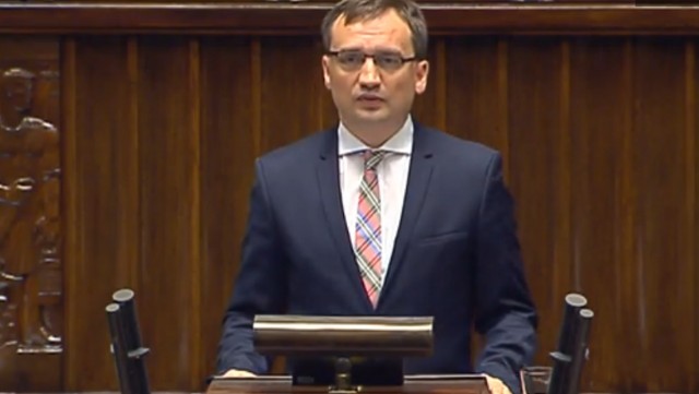 W Sejmie trwa pierwsze czytanie poselskiego projektu ustawy o Sądzie Najwyższym. Minister sprawiedliwości Zbigniew Ziobro powiedział, że jest gotowy rozmawiać z opozycją o szczegółowych zapisach i apelował o złożenie poprawek.