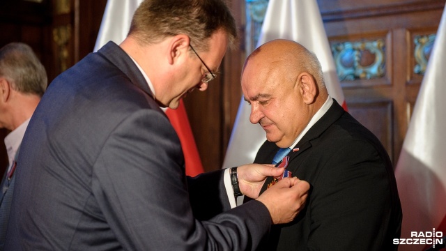 W okresie PRL walczyli o wolną Polskę, za co byli szykanowani przez SB, bici, aresztowani i internowani. Dziś 13 zasłużonych w walce z systemem komunistycznym zostało odznaczonych medalami Pro Patria w urzędzie wojewódzkim w Szczecinie.
