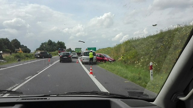 Karambol na krajowej 6 w pobliżu miejscowości Żółwia Błoć na skraju Północnej Obwodnicy Goleniowa.