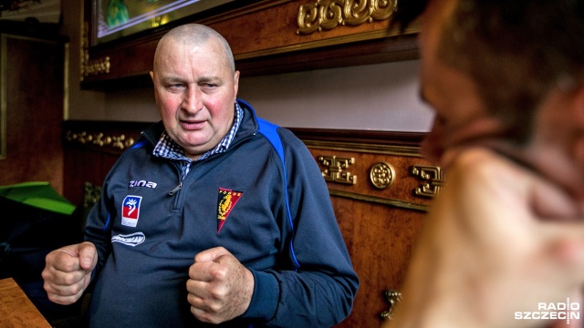 Prawie 25 z zakładanych 50 tysięcy złotych uzbierali od poniedziałku internauci na rzecz Zbigniewa Długosza. Legendarny bramkarz i trener Pogoni Szczecin od roku zmaga się z rakiem prostaty.
