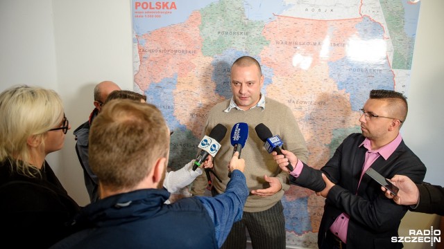 To nie była prowokacja - zapewnia mężczyzna, który został uderzony kawałkiem pizzy przez radnego powiatowego wybranego z listy Platformy Obywatelskiej.