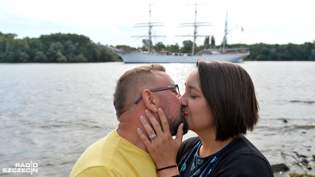 Pierwsze, mniejsze jednostki odcumują od Nabrzeża Wieleckiego jeszcze przed siódmą rano, ostatnie jachty i żaglowce odpłyną ze Szczecina po godzinie 10 - czyli znamy rozkład jazdy dla tych, którzy chcieliby pożegnać statki opuszczające miasto po finale regat The Tall Ships Races.
