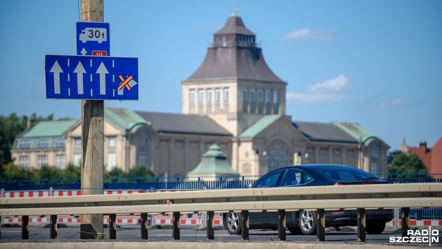 Regaty się skończyły, Szczecin wciąż zakorkowany. To dlatego, że po zlocie wielkich żaglowców nie odblokowano głównej ulicy - Jana z Kolna oraz niektórych pobliskich.