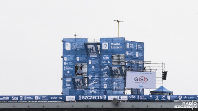 Kilkadziesiąt skoków do Odry oddadzą w sobotę uczestnicy zawodów Water Show. Skakać będą z ustawionej na Trasie Zamkowej wieży o wysokości 12 metrów.