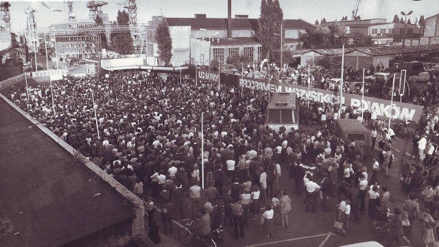 37 lat temu temu stanęły dwie szczecińskie stocznie, później dołączyły do nich inne zakłady pracy. Rozpoczął się szczeciński sierpień 1980 roku.