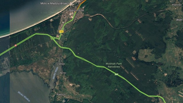 Generalna Dyrekcja Dróg Krajowych i Autostrad już podpowiada wybieranie tras alternatywnych, jeśli wybieracie się nad morze i planujecie przejazd krajową trójką od Szczecina na północ.