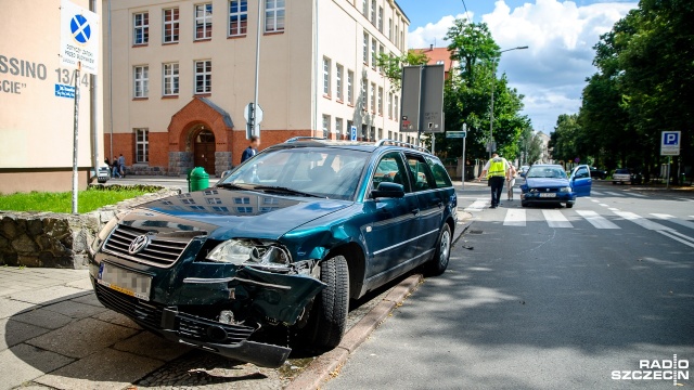 Do groźnie wyglądającej kolizji doszło w niedzielę po południu na skrzyżowaniu ulic Monte Cassino i Niedziałkowskiego. Zderzyły się dwa auta osobowe, volkswagen i seat, na szczęście nikomu nic się nie stało, a kolizja nie spowodowała utrudnień w ruchu.