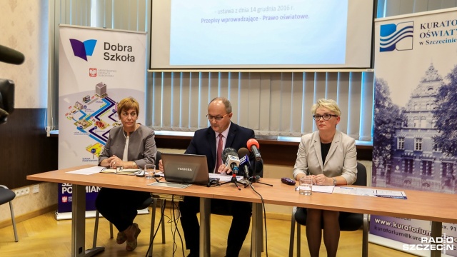 Prawie pół tysiąca ofert pracy ma dla nauczycieli Zachodniopomorski Kurator Oświaty. Jedna trzecia z nich dotyczy pełnego zatrudnienia. W przypadku pozostałych szkoły oferują pół etatu lub mniej godzin.