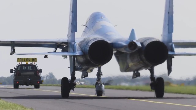 Przelotem balonów i skokami spadochronowymi rozpoczęły się w Radomiu Międzynarodowe Pokazy Lotnicze Air Show 2017. Podczas dwudniowej imprezy będzie można zobaczyć ponad 160 samolotów w barwach 10 państw i siedem zespołów akrobacyjnych.
