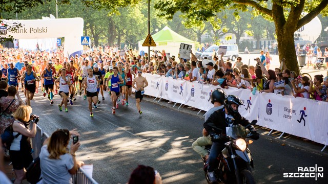 Prawie 3,5 tysiąca biegaczy weźmie udział w 38. PKO Półmaratonie Szczecin. Zawodnicy wystartują z Jasnych Błoni około godziny 9 w niedzielę.