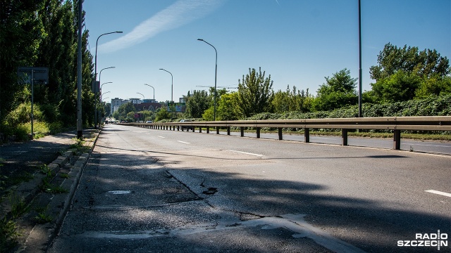 Od piątku zamknięta będzie ulica Sczanieckiej w Szczecinie. Według pierwszych komunikatów, drogowcy mieli zamknąć ją w czwartek rano, ale jak się okazało, stanie się to 1 września około południa.