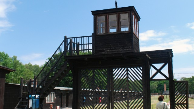 78 lat temu do niemieckiego obozu koncentracyjnego Stutthof przybył pierwszy transport więźniów. Było to około 150 Polaków i Żydów z Gdańska. Datę 2 września 1939 roku uznaje się za początek funkcjonowania obozu.