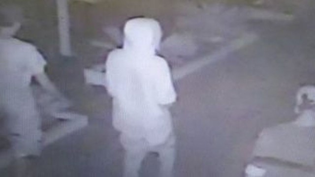 Dwóch Marokańczyków (15 i 16 lat) przyznało się do napadu na polskich turystów we włoskim Rimini. Sami zgłosili się na posterunek policji w Pesaro. Ok. godz. 20 - według doniesień włoskiej agencji ANSA - zatrzymano trzeciego napastnika.
