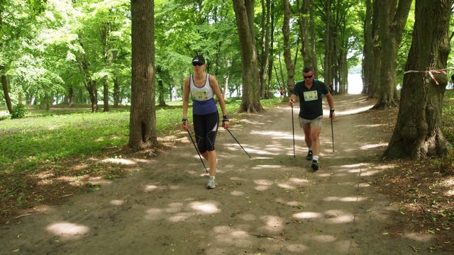 Miłośnicy Nordic Walking będą rywalizować w Szczecinie. W niedzielę odbędzie się Finał Pucharu Pomorza. Amatorzy spacerów z kijkami mają do wyboru trasy o długości 5 oraz 10 kilometrów.