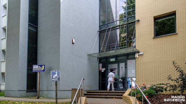 Jest czyściej, przestronniej, a przede wszystkim wygodniej dla pacjentów. Zakończył się remont poradni w budynku przy Broniewskiego 2 w Szczecinie, który należy do szpitala przy Arkońskiej. Dawniej w tym miejscu był hotel pielęgniarek.