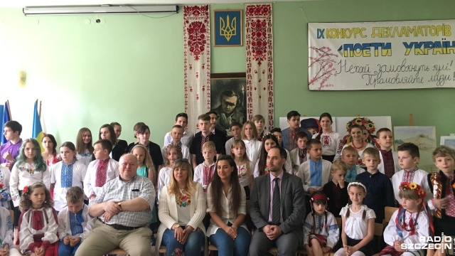 Hymnem Polski i Ukrainy rozpoczął się nowy rok szkolny w Szkole Podstawowej nr 47 w Szczecinie. To tradycja szkoły, bowiem od 9 lat placówka prowadzi międzyszkolny punkt nauczania języka ukraińskiego i religii grecko-katolickiej.