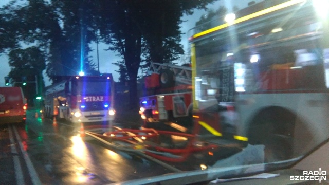 Pożar w szczecińskich Podjuchach. Ogień wybuchł w czwartek nad ranem.