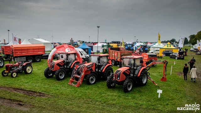 Wystawy nowoczesnych i zabytkowych maszyn rolniczych, a także zwierząt hodowlanych oraz koncerty zespołów ludowych - to niektóre z atrakcji targów Agro Pomerania, które rozpoczynają się w piątek w Barzkowicach. To jedna z największych tego typu imprez w Polsce, którą co roku odwiedza ponad sto tysięcy osób.