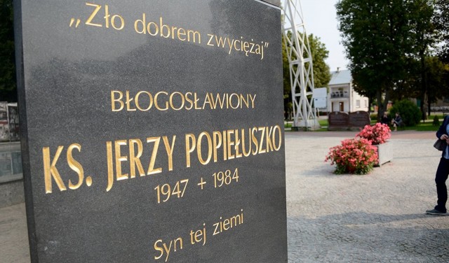 Obchody 70. rocznicy urodzin błogosławionego księdza Jerzego Popiełuszki rozpoczęły się w sobotę w Suchowoli w województwie podlaskim. Dwudniowe uroczystości odbędą się również w Okopach, czyli rodzinnej wsi kapłana, gdzie urodził się 14 września 1947 roku.