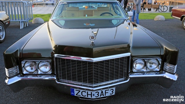 Szczecińska Łasztownia stała się w niedzielę prawdziwym królestwem starych aut. To z okazji odbywającego się tam 039039The meeting of classic cars039039 - czyli zjazdu oldtimerów.