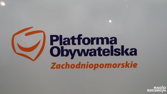 Podczas poniedziałkowego spotkania Klubu Obywatelskiego uwaga, że szef PO nie będzie potrafił między innymi przekonać młodych ludzi do pójścia na wybory - wzbudziła aplauz zebranych osób.