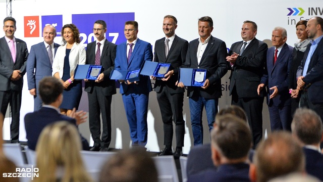 Według samych przedsiębiorców to najlepsze firmy z miasta - zakończyła się gala wręczenia Nagrody Gospodarczej Prezydenta Szczecina. Przedsiębiorstwa nominowali i nagradzali ludzie z branży.