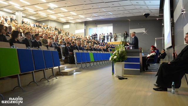 Dzięki tej reformie polskie ośrodki naukowe dorównają tym na całym świecie - minister Gowin w Szczecinie zapowiada zmiany na uczelniach wyższych. Szczegółów nie zdradza.