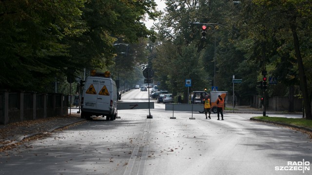 Sporo kłopotów mają w czwartek kierowcy, którzy chcą skorzystać z przejazdu ulicą Wyspiańskiego w Szczecinie i to w obu kierunkach.