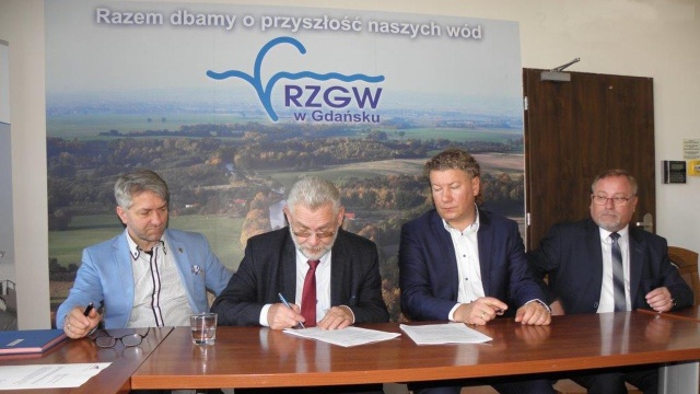 Morska Stocznia Remontowa Gryfia wybuduje cztery lodołamacze dla Regionalnego Zarządu Gospodarki Wodnej w Gdańsku. W piątek podpisano umowę w tej sprawie.