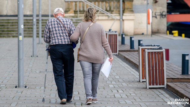 Niespełna 200 tysięcy wniosków o przejście na emeryturę na nowych zasadach w skali całego kraju - takie dane przytoczył rzecznik Zakładu Ubezpieczeń Społecznych.