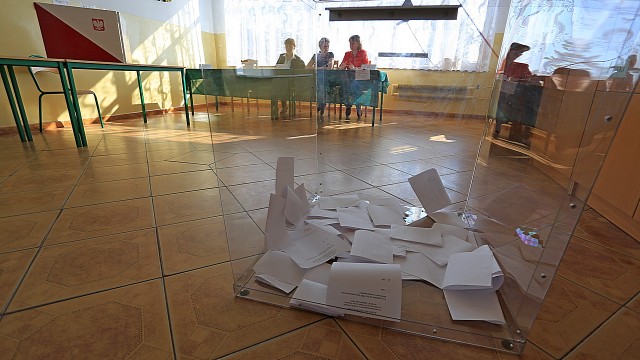 Mieszkańcy Świdwina decydują w referendum, czy chcą w swojej gminie hodowli organizmów zmodyfikowanych genetycznie. Głosowanie rozpoczęło się w niedzielę rano i potrwa do godziny 21.