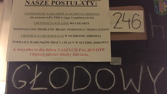 Spotkanie bez porozumienia. Lekarze wznawiają głodówkę