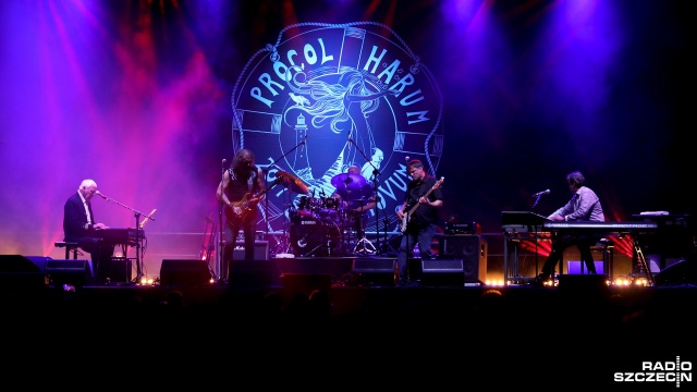 Dziennikarz Radia Szczecin Grzegorz Lament poprowadził koncert brytyjskiej grupy Procol Harum. Zespół wystąpił w piątek na żywo w Arenie Szczecin w ramach trasy promującej nową płytę pod tytułem Novum. Kolejny koncert tej grupy w niedzielę w katowickim Spodku.