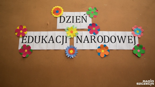 Wymagający i surowi, ale też pomocni i otwarci. Polscy nauczyciele w sobotę obchodzą swoje święto.