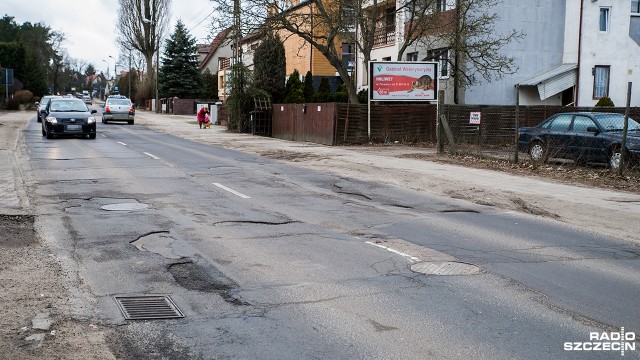 Przebudowa drogi do Bezrzecza przesunięta. Remont dopiero wiosną