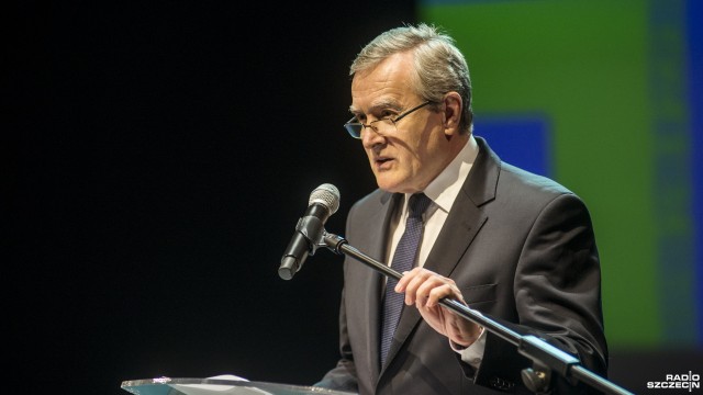 Wicepremier i minister kultury Piotr Gliński będzie rozmawiał w Kijowie o wznowieniu poszukiwań i ekshumacji Polaków pogrzebanych na Ukrainie. W poniedziałek spotka się z ministrem kultury Ukrainy Jewhenem Niszczukiem oraz z ministrem sprawiedliwości Pawło Petrenkiem.