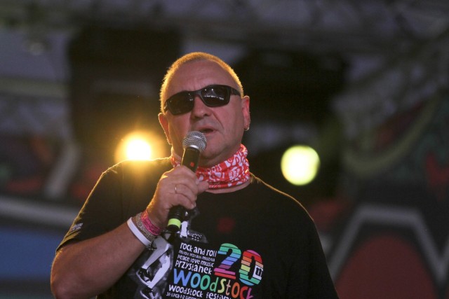 Jerzy Owsiak winny używania niecenzuralnych słów na scenie Przystanku Woodstock - tak uznał w poniedziałek Sąd Rejonowy w Słubicach. Szef Wielkiej Orkiestry Świątecznej Pomocy został ukarany naganą.