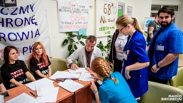 Szczecińscy lekarze dołączyli do akcji zbierania podpisów pod projektem obywatelskiej ustawy o zwiększeniu finansowania służby zdrowia. Dokument dopiero powstaje, ale znamy już jego wstępne założenia - z protestującymi lekarzami rozmawiała reporterka Radia Szczecin Joanna Gralka.