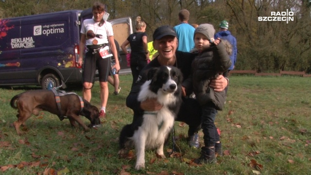 Charytatywny bieg Dog run odbył się na terenach przyległych do Jeziora Głębokie w Szczecinie.