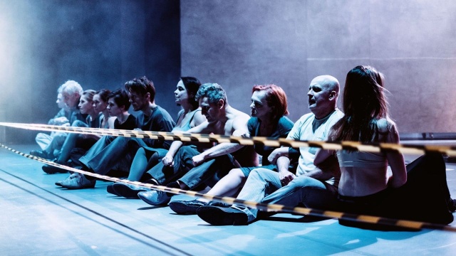 Na Dużej Scenie Teatru Współczesnego w Szczecinie wieczór premierowy: Król Edyp Sofoklesa w reżyserii Rudolfa Zioły.