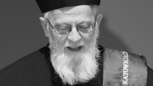 W Katowicach zmarł profesor Walery Pisarek - wybitny językoznawca, honorowy przewodniczący Rady Języka Polskiego. Miał 86 lat. Profesor zmarł nagle tuż przed rozpoczęciem Gali Ambasador Polszczyzny, podczas której miał wygłosić laudację na temat Wielkiego Ambasadora Polszczyzny Jacka Bocheńskiego.