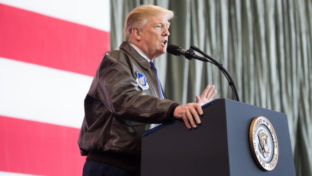 Prezydent Donald Trump rozpoczął wizytę w Korei Południowej. To pierwsza od ćwierćwiecza oficjalna podróż urzędującego amerykańskiego prezydenta do tego kraju.