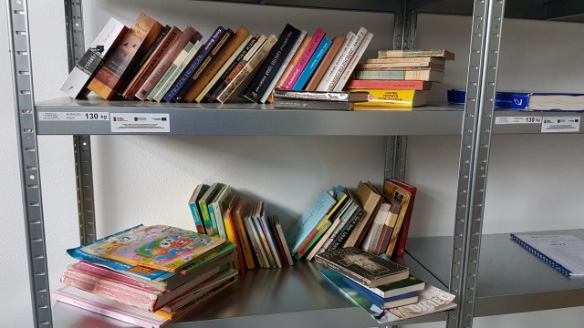 Zakład Usług Komunalnych w Szczecinie przygotował specjalne miejsce, gdzie można przynosić niepotrzebne książki, podręczniki czy komiksy. Powstało ono w budynku ekoportu u zbiegu ulic Arkońskiej i Harcerzy.