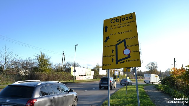 Wymiana nawierzchni na ulicy Bogumińskiej, na trasie Szczecin-Police, rozpocznie się w środę wieczorem. Prace na odcinku od stacji benzynowej do ul. Pokoju będą prowadzone w godzinach wieczornych i nocnych.