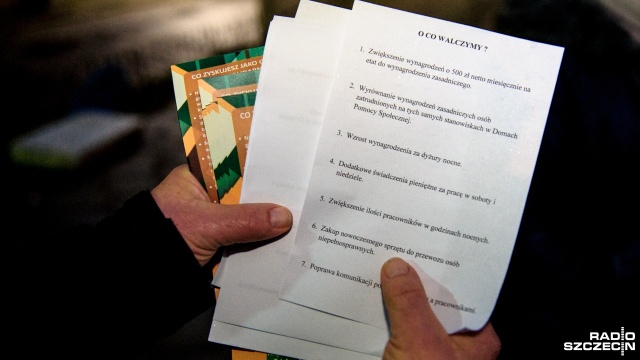 Pięciusetzłotowe podwyżki, zwiększenie liczby pracowników na nocnych dyżurach i zakup nowego sprzętu do przewozu osób dla niepełnosprawnych - to główne postulaty części pracowników szczecińskich Domów Pomocy Społecznej.
